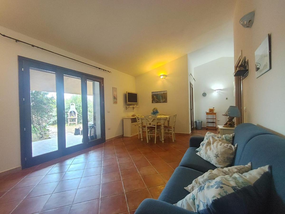 Casa Vacanze Villa Sandrina Costa Paradiso Exterior photo